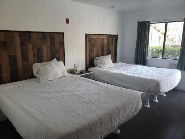 University Inn Fresno image 14