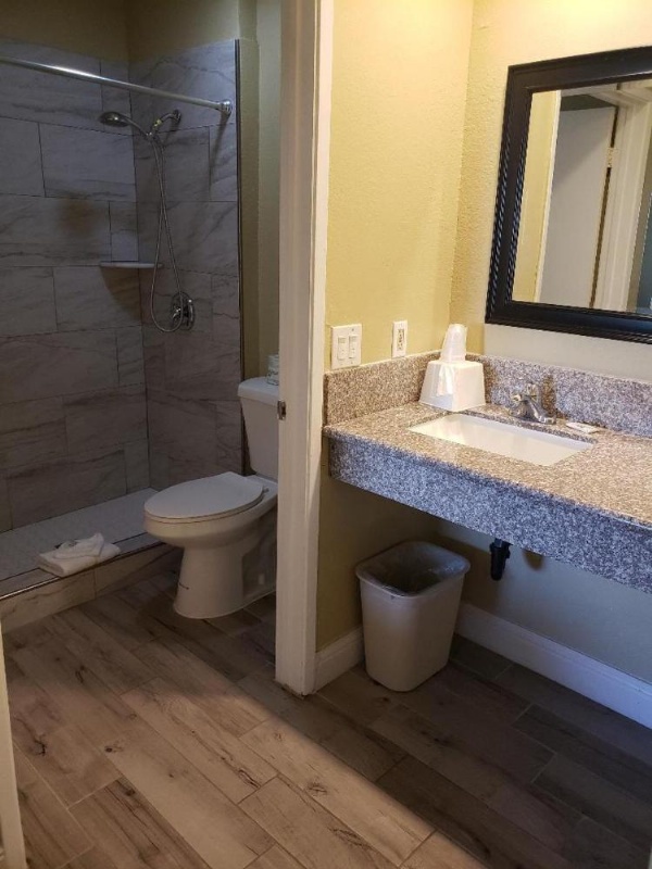 University Inn Fresno image 19