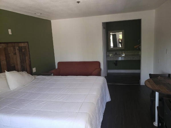 University Inn Fresno image 29