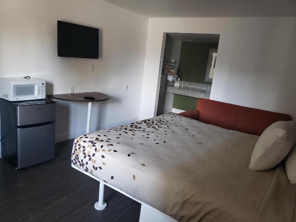 University Inn Fresno Main image